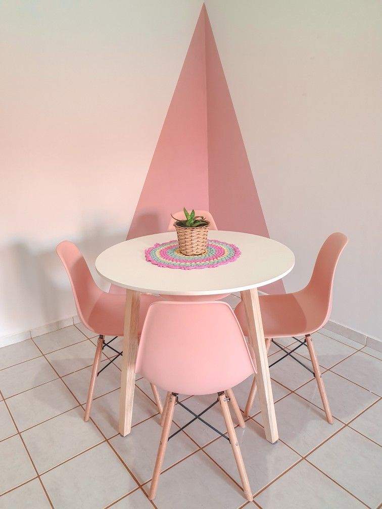 pink and white theme table for small spaces
